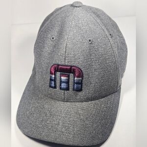 Travis Mathew B-Bahamas Flex Fit Golf Hat Fitted Cap Size L-XL Embossed Logo
